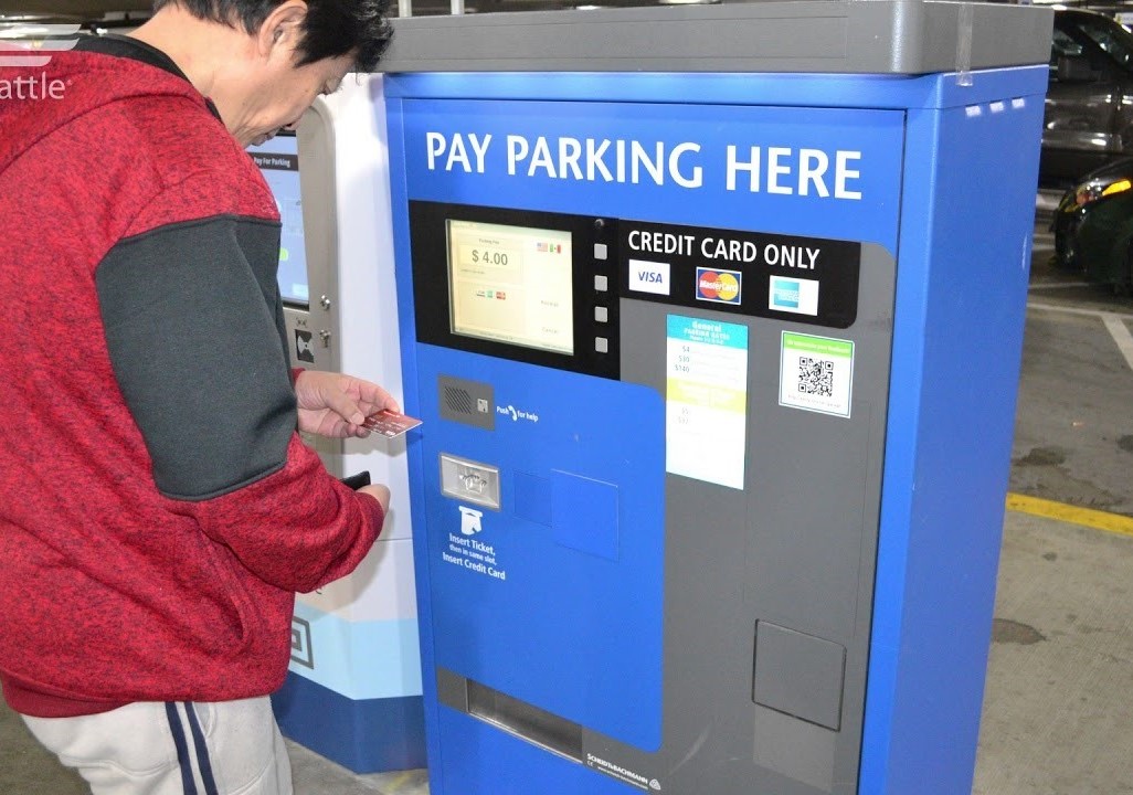 Automatic Parking Payment Kiosk